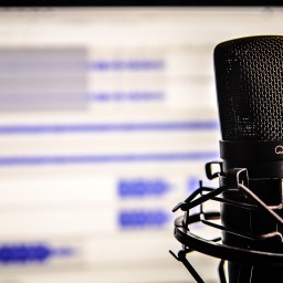 20 of My Favourite Podcasts (AKA Podcasts that WILL Change Your Life)