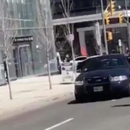 American Cops Take Note: It is Possible to A) Recognize a Gun and B) Not Immediately Shoot